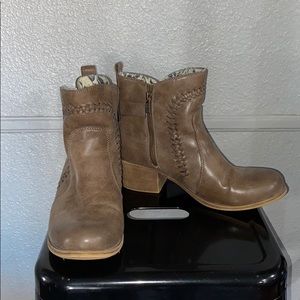 Roxy low bootie
